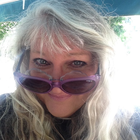 Meet your Posher, Nancy - Picture 2 of 4